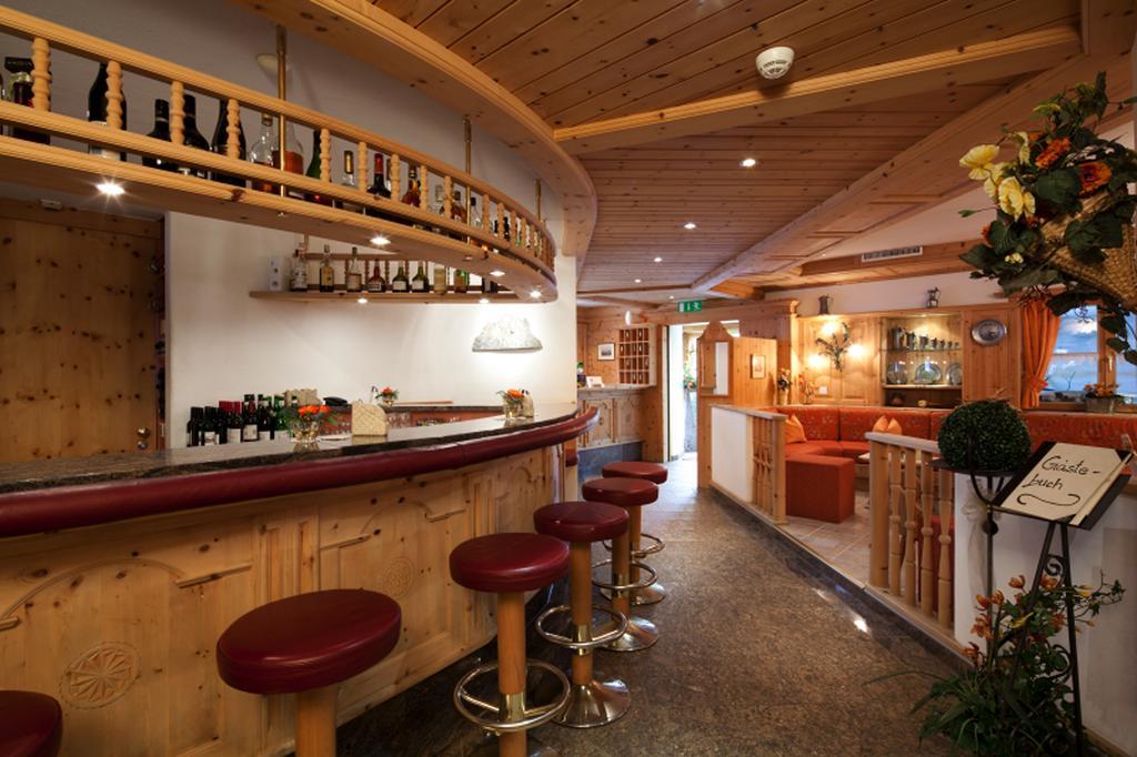 Hotel Astras Скуоль Экстерьер фото